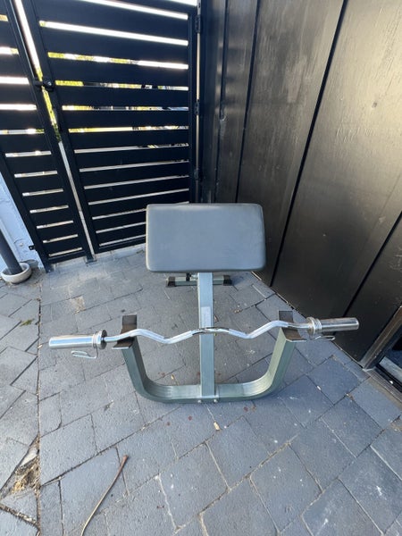 Seated Arm Curl inc bar Carousel 2