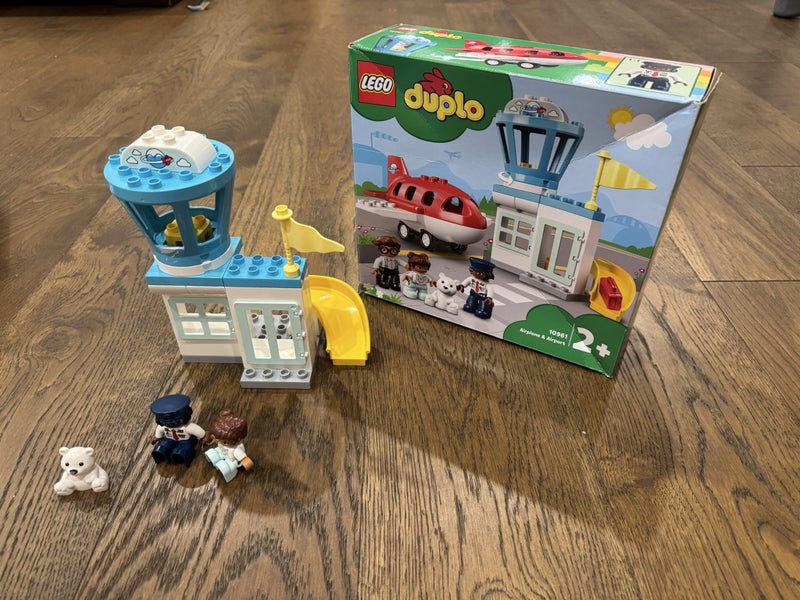 Lego Duplo airport Carousel 1