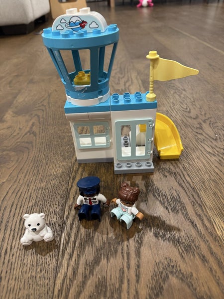 Lego Duplo airport Carousel 2
