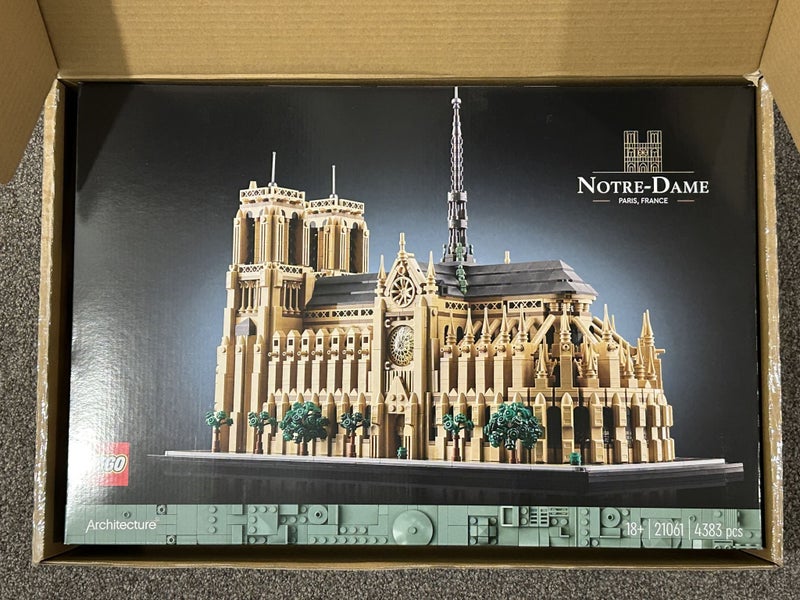 LEGO 21061 Architecture Notre Dame Cathedral Carousel 1