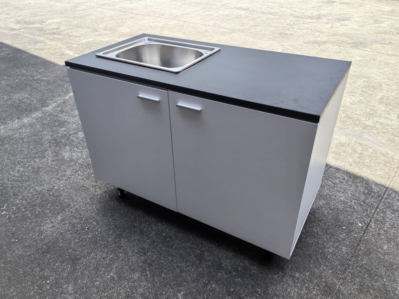 Brand new Kitchen Cabinet with Sink 900mm Carousel 2