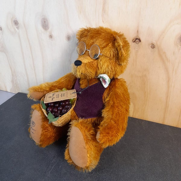 NZ collectable Robin Rive Bear - Monsieur Savignon Carousel 6