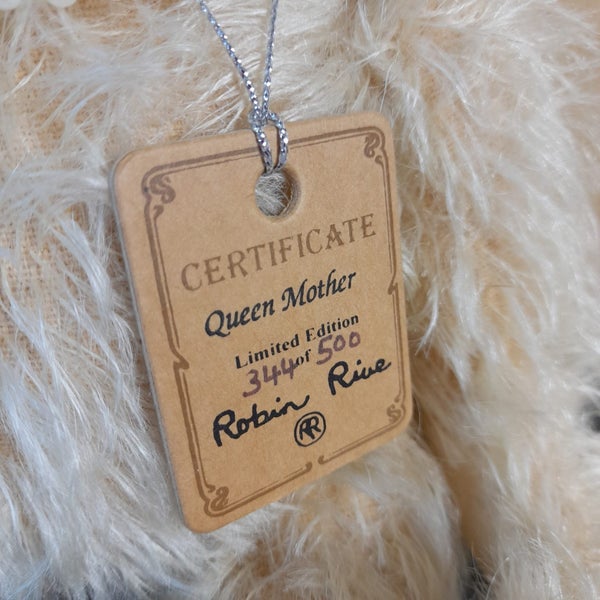 NZ collectable Robin Rive Bear - Queen Mother Carousel 2