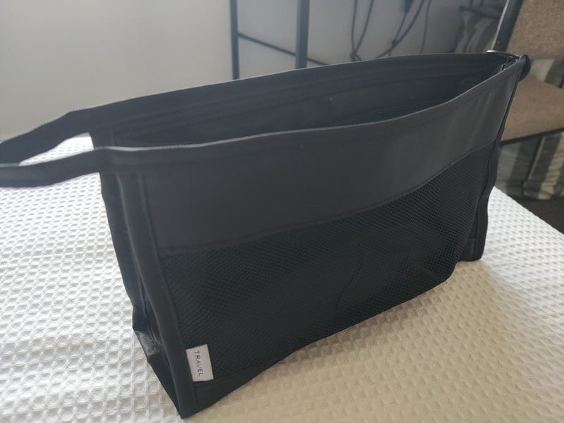 $1R, New, Travel Wash / cosmetics bag, black Carousel 3