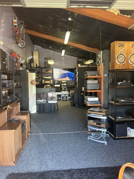 Vintage QED amp & pre amp - C300/P300 Carousel 9
