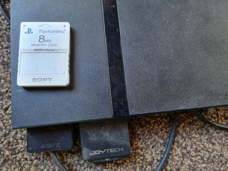 PLAY STATION 2 CONSOLE , 8mb memory + 3 GAMES Carousel 2