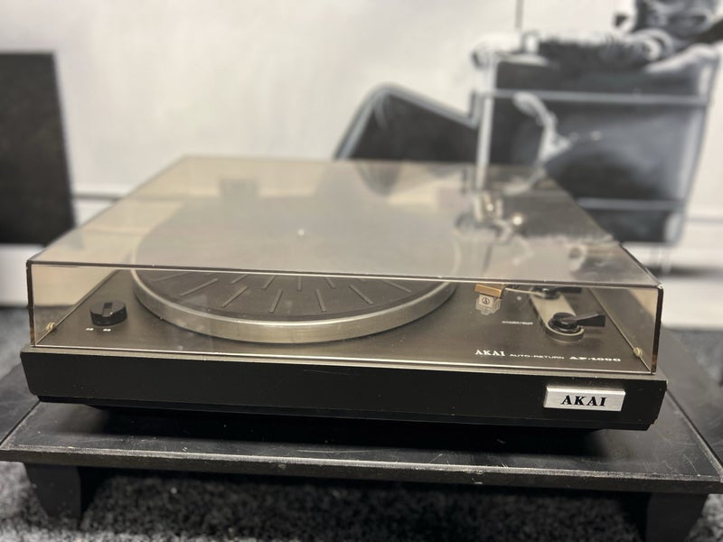 Akai AP-100c Turntable Auto Return Carousel 1