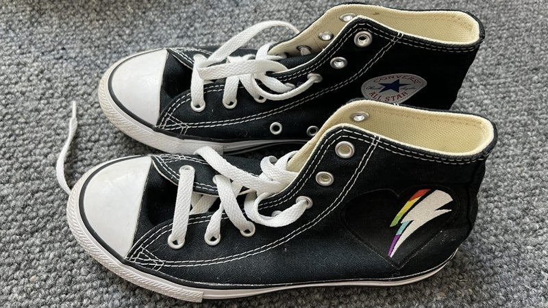 Girls Converse All Star Chuck Taylor high tops size US3, UK2.5, CM21.5, exc cond Carousel 2