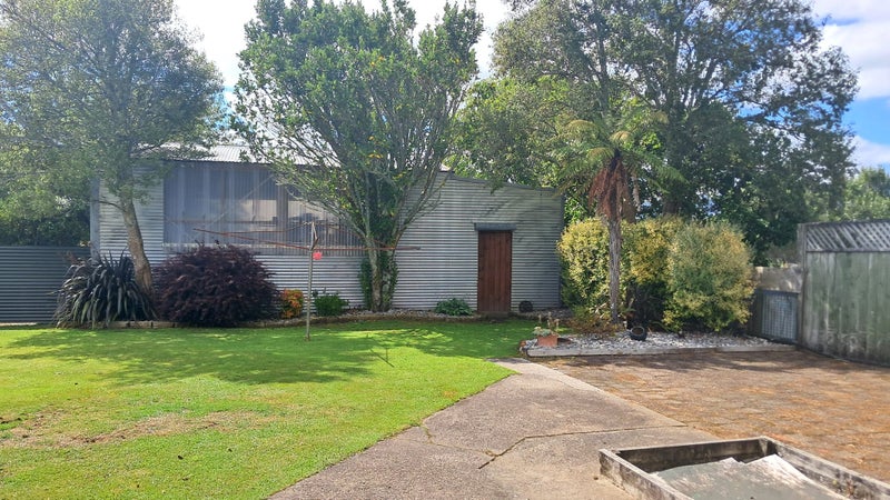 Image 2 of 18