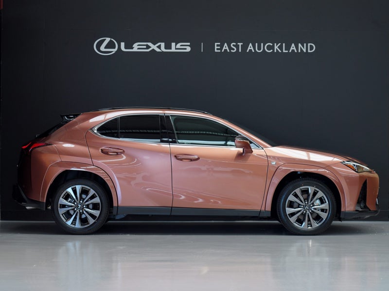 2025 Lexus UX 300h 300H F Sport 2.0Ph62864752560514112