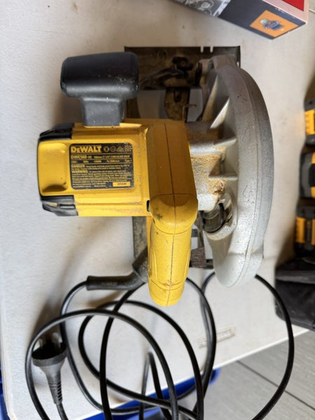Dewalt circular saw Carousel 2
