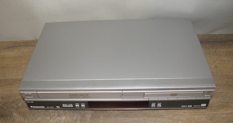 PANASONIC VCR/DVD PLAYER NVVP31 Carousel 2