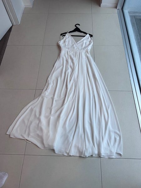 BALL DRESSES(5) PLUS BALL/WEDDING DRESS Carousel 1
