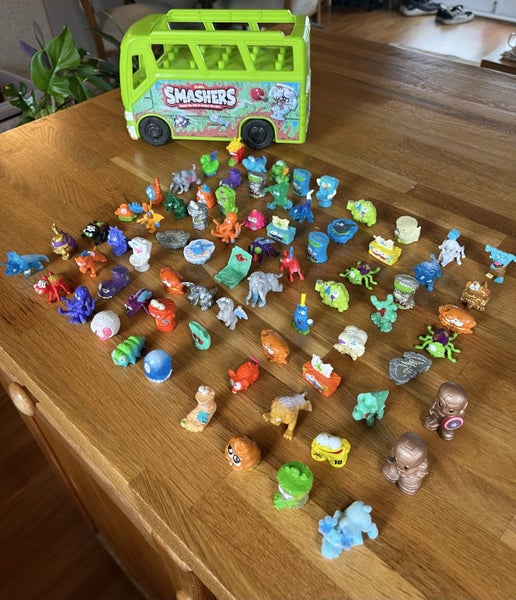 Zuru Smashers Sludge Bus Collectables Series 2 Playset With 75 Smashers Carousel 12