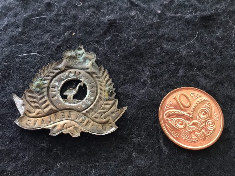 WW1 NZEF 20th reinforcement collar badge Carousel 2