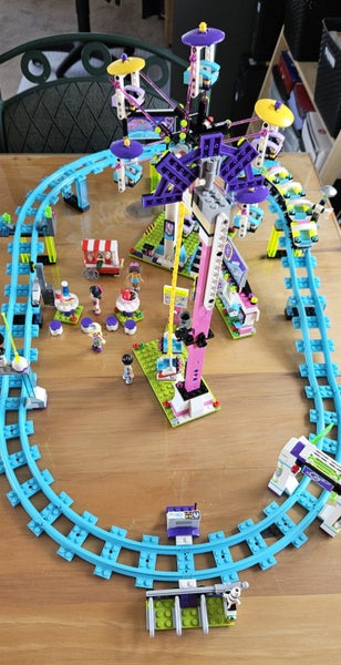41130 - AMUSEMENT PARK ROLLER COASTER (Friends) Carousel 2