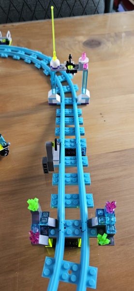 41130 - AMUSEMENT PARK ROLLER COASTER (Friends) Carousel 17