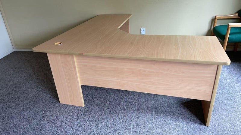Corner desk Carousel 1