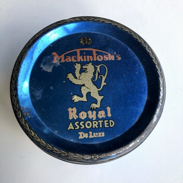Vintage MacIntosh Royal Assorted De Luxer Tin Carousel 1
