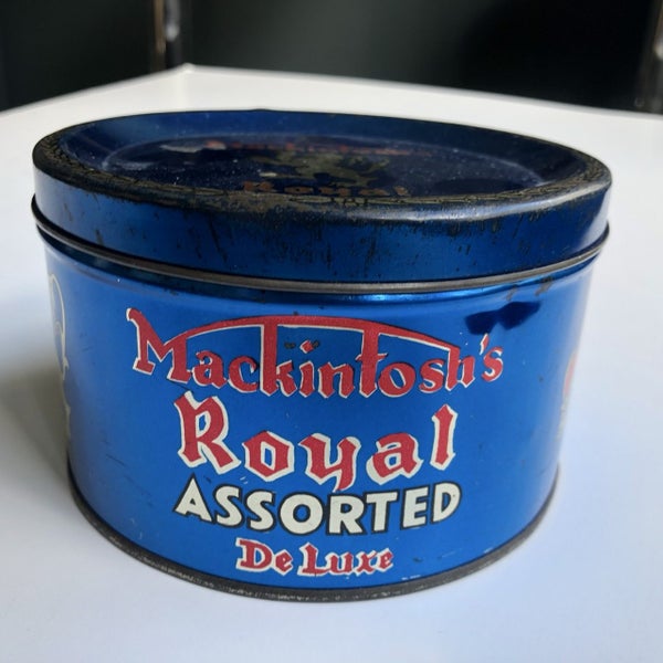 Vintage MacIntosh Royal Assorted De Luxer Tin Carousel 2