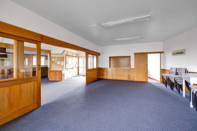 Image 2 of 25