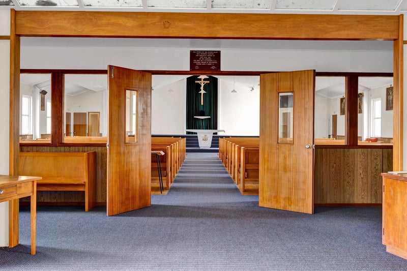 Image 3 of 25