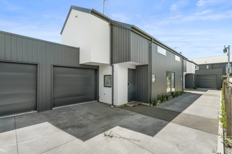 Image 1 of 18