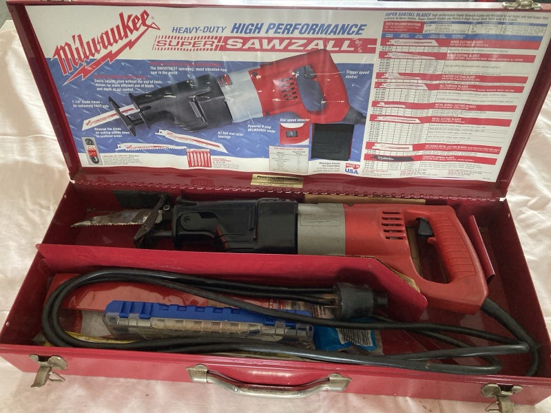 Milwaukee sabre saw Carousel 2