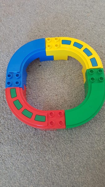 Duplo Round Road Carousel 1