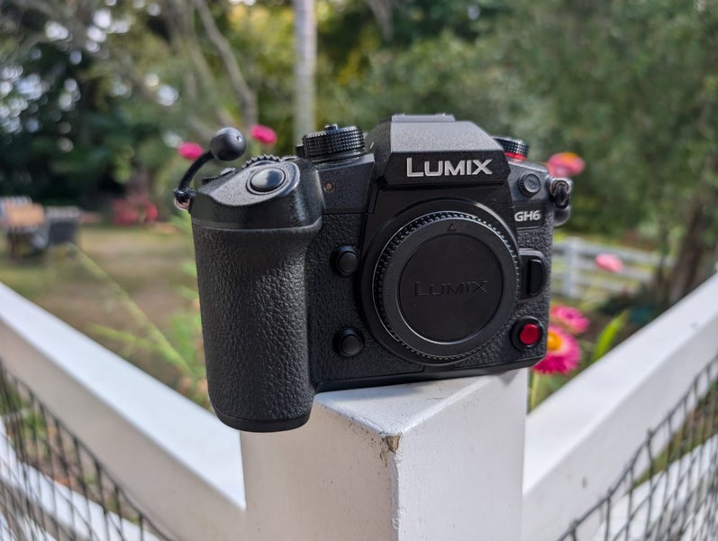 Panasonic Lumix GH6 Carousel 1