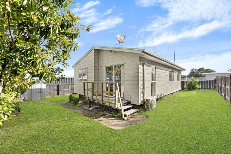 Image 3 of 21