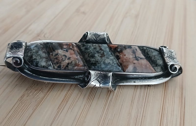 Antique Scottish Silver & Agate Victorian Brooch - Large Carousel 8
