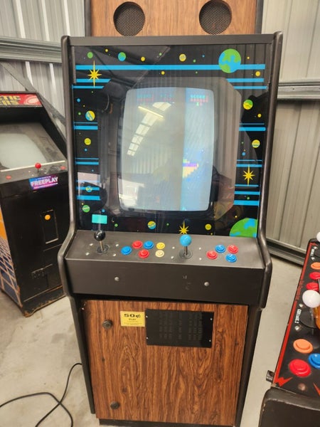 Arcade machine Carousel 1