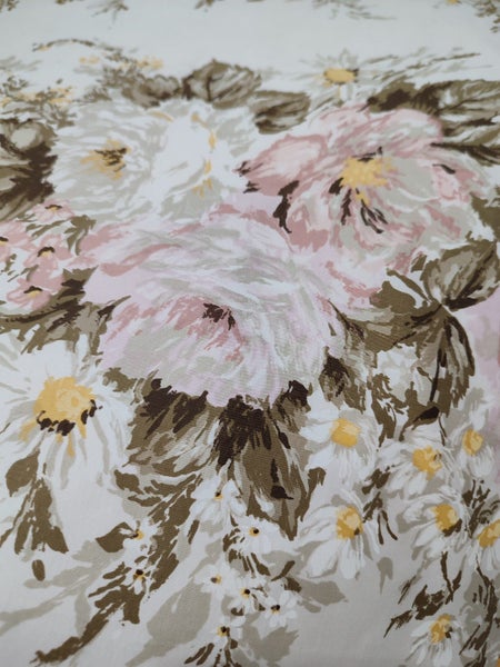 Vintage Roses & Daisies on Shell Pink Fabric Carousel 1
