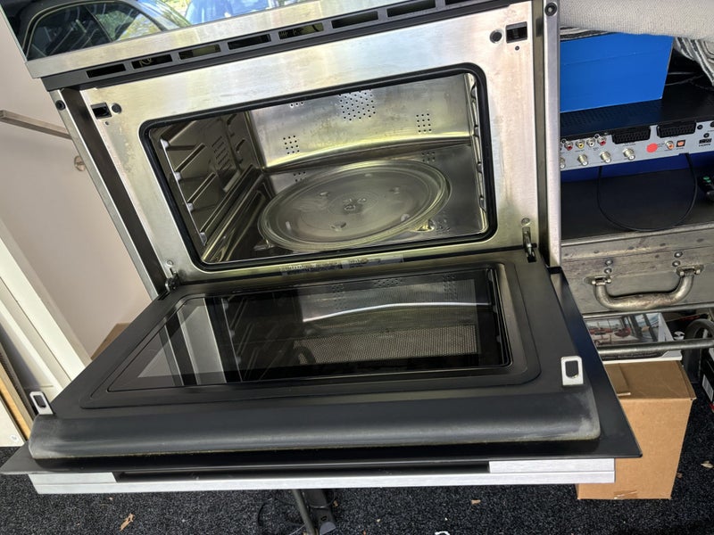 Fisher and Paykel microwave and convection oven OM60 model Carousel 2