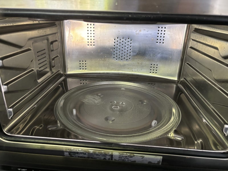 Fisher and Paykel microwave and convection oven OM60 model Carousel 4