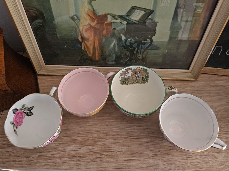 FOUR ASSORTED ENGLISH CUPS Carousel 2