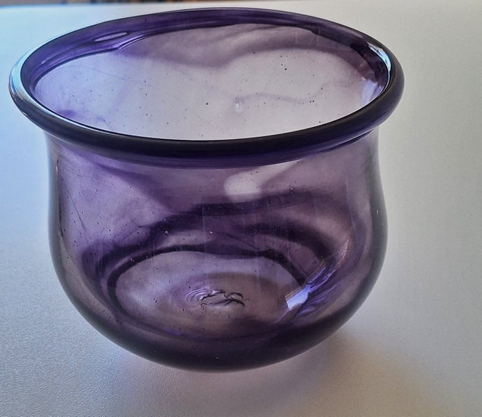 +++ PURPLE HAND -BLOWN ART GLASS VASE +++ Carousel 2