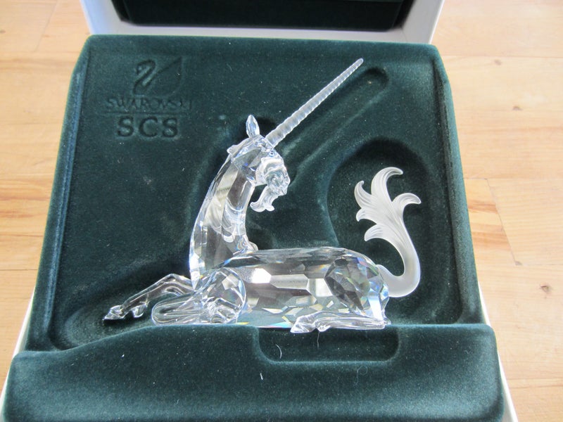Swarovski Unicorn – SCS 1996 Annual Edition Carousel 2