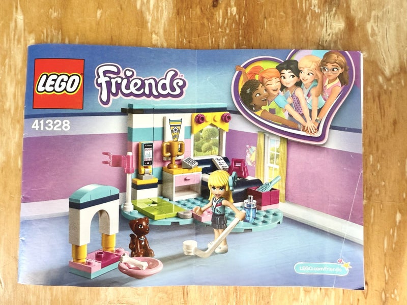 Lego Friends Set 41328 - Stephanie’s Bedroom Carousel 6