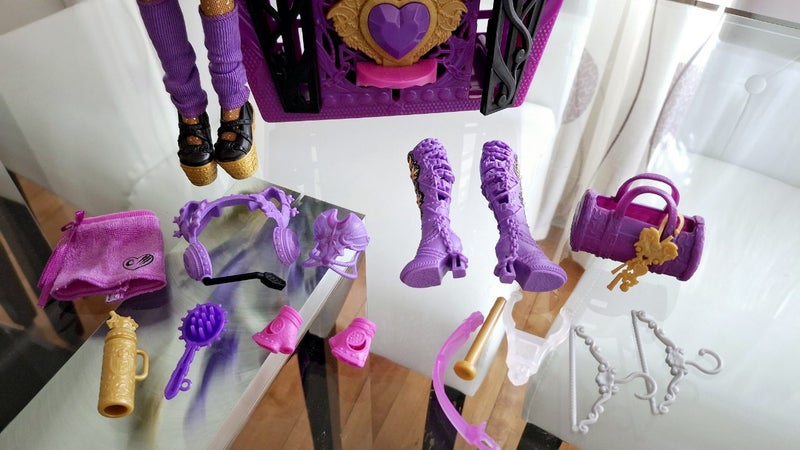 Monster High Skulltimate Secrets Monster Mysteries Clawdeen Wolf Doll Carousel 4
