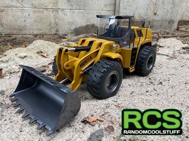 Huina RC Loader 1583 1/14 scale, Alloy Bucket. Carousel 1
