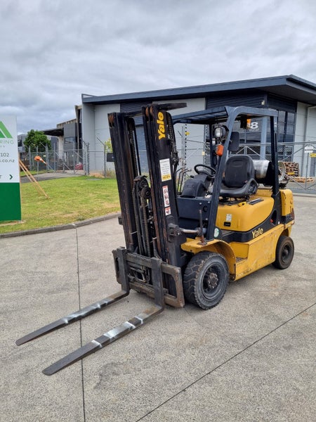 Yale 2.5 Ton LPG Forklift Carousel 1