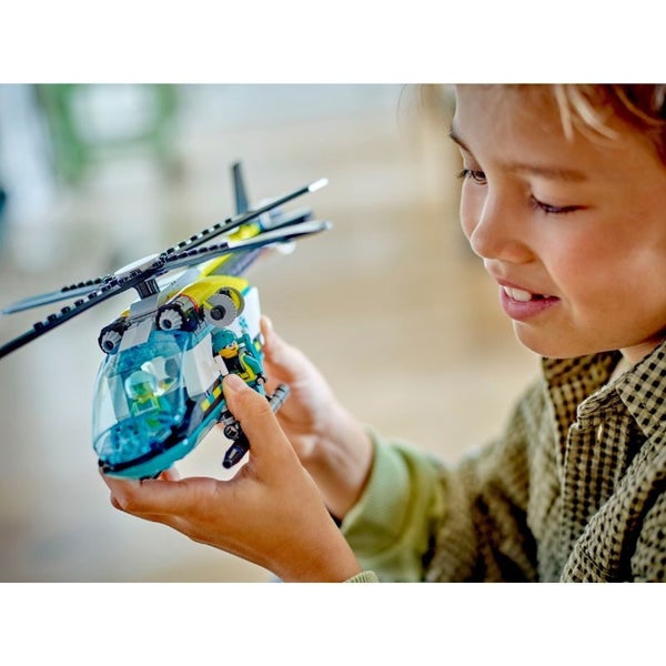LEGO City 60405 Emergency Rescue Helicopter Carousel 7