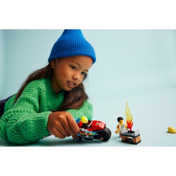 LEGO City 60410 Fire Rescue Motorcycle Carousel 7