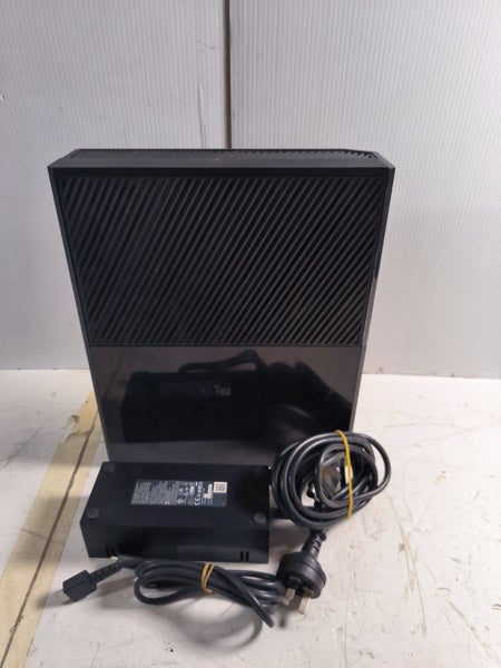 XBOX ONE 500GB ORIGINAL CONSOLE *NO CONTROLLER* #A2145139-1 Carousel 1