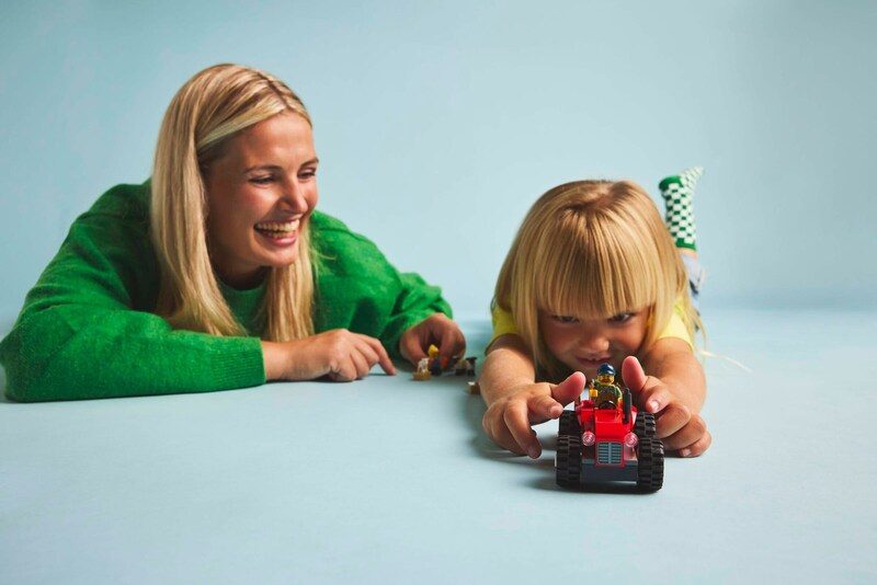 LEGO City 60461 Tractor with Trailer Carousel 6
