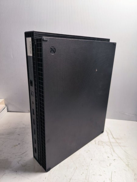 XBOX ONE X (1TB) CONSOLE #A2145190-1 Carousel 3
