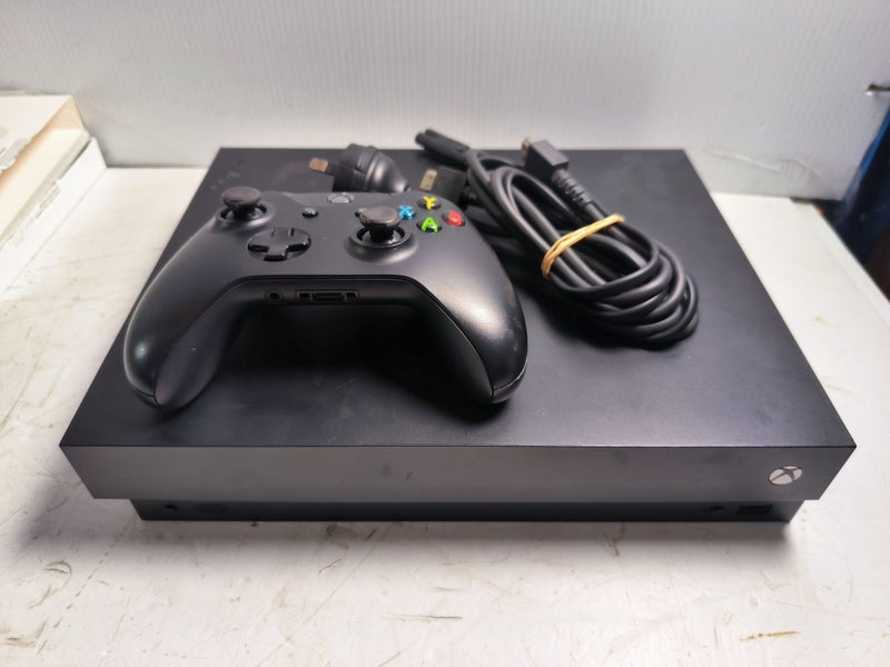 XBOX ONE X (1TB) CONSOLE #A2145190-1 Carousel 1