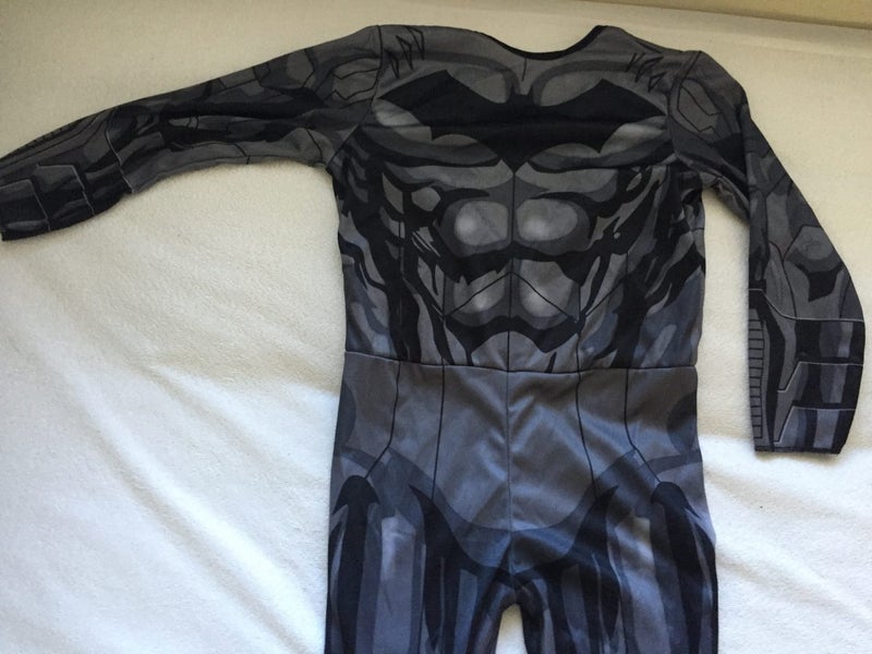 Batman Costume size 3-8 Carousel 1
